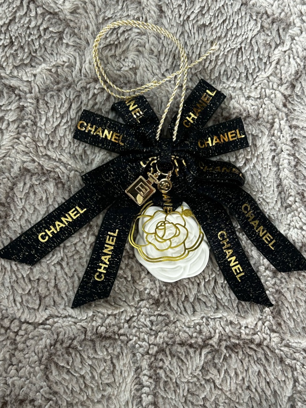 Ribbon Charm Diffuser with White Camellia